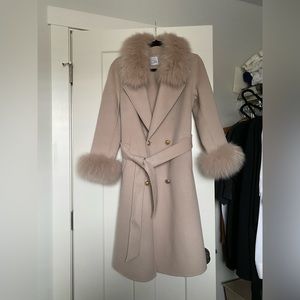 Mi Loves Beautiful Cashmere blend jacket with Fox fur trim/cuffs